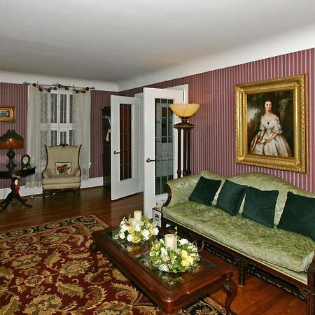 Cobblestone Manor Hotel Auburn Hills Interior photo